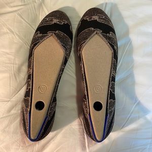 BNIB Rothy’s golden shimmer flats - perfect condition- never worn - size 12.5